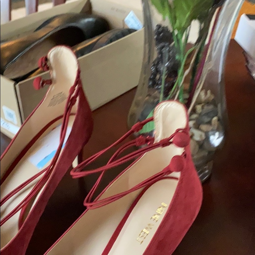 Red pump - Picture 3 of 4